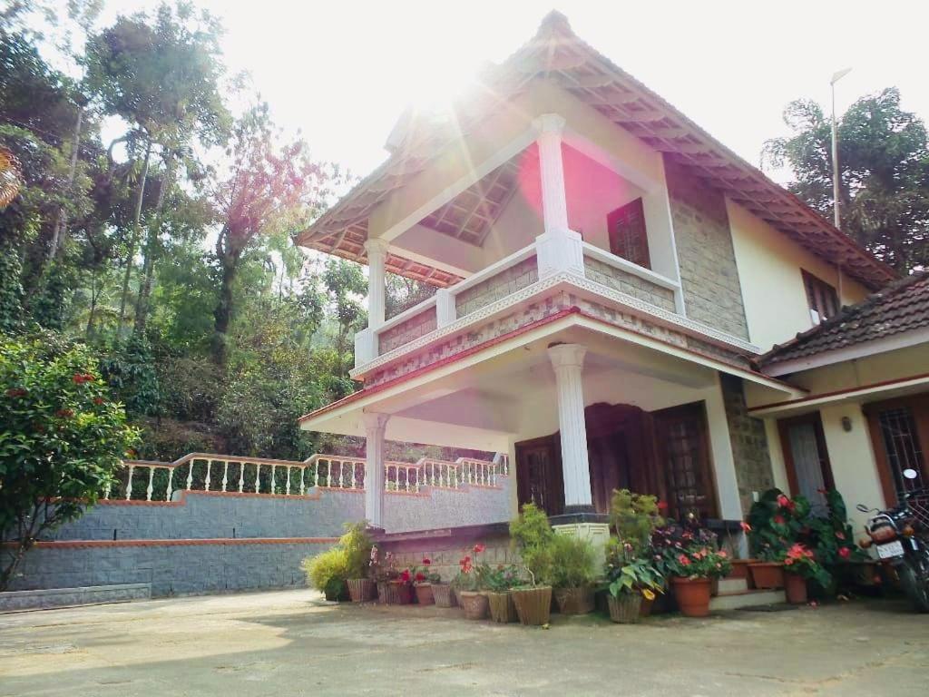 Coorg Divine Spark Home Stay Suntikoppa Eksteriør billede