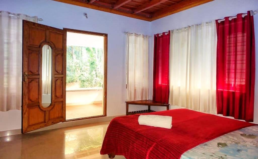 Coorg Divine Spark Home Stay Suntikoppa Eksteriør billede