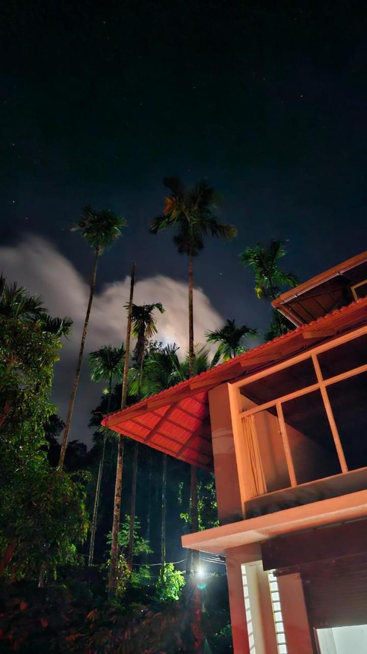 Coorg Divine Spark Home Stay Suntikoppa Eksteriør billede