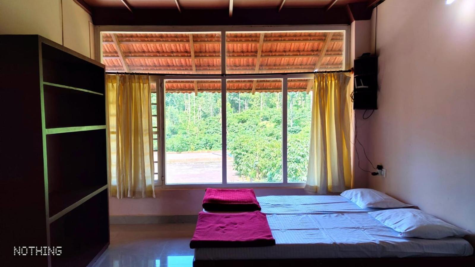 Coorg Divine Spark Home Stay Suntikoppa Eksteriør billede