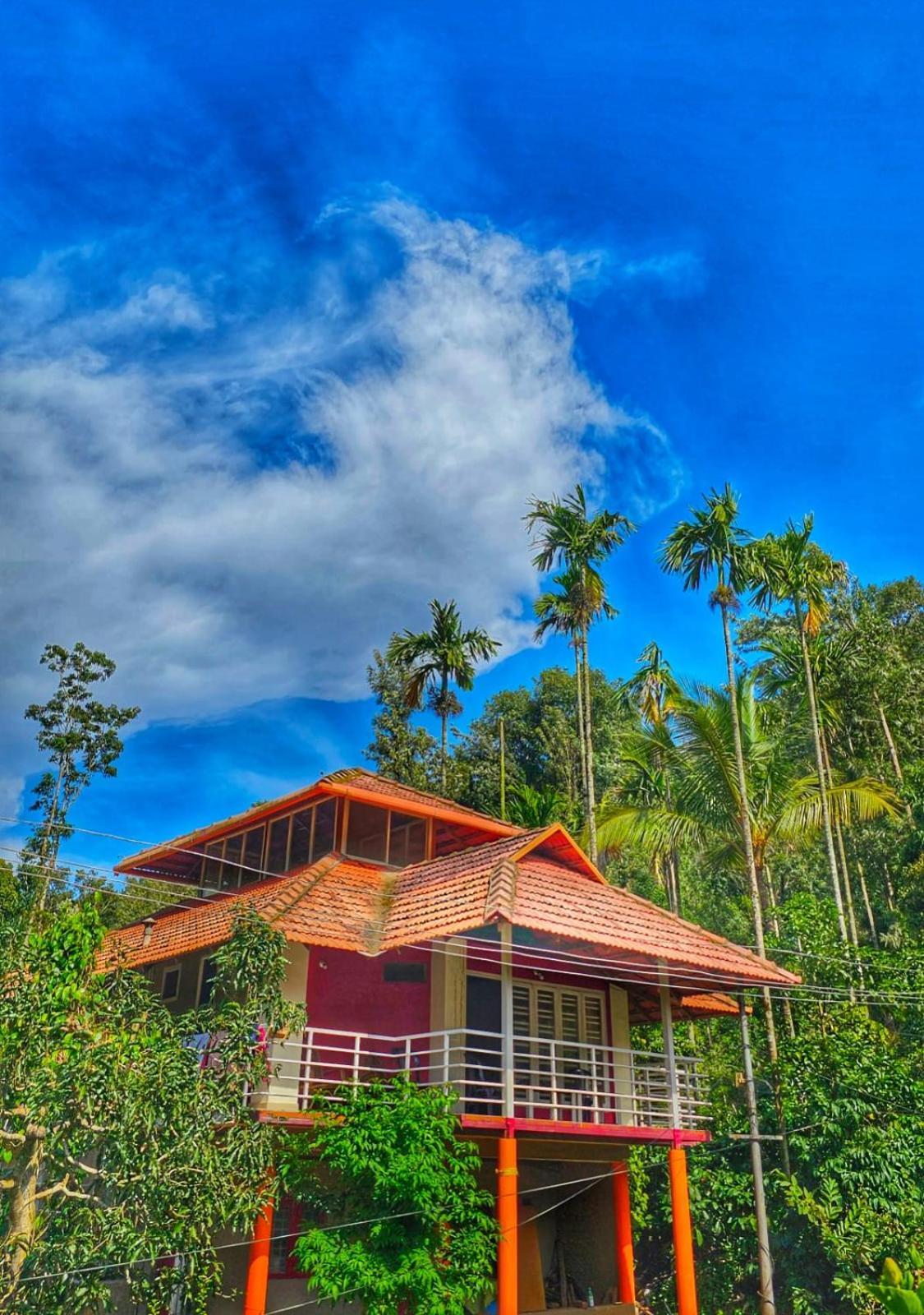 Coorg Divine Spark Home Stay Suntikoppa Eksteriør billede