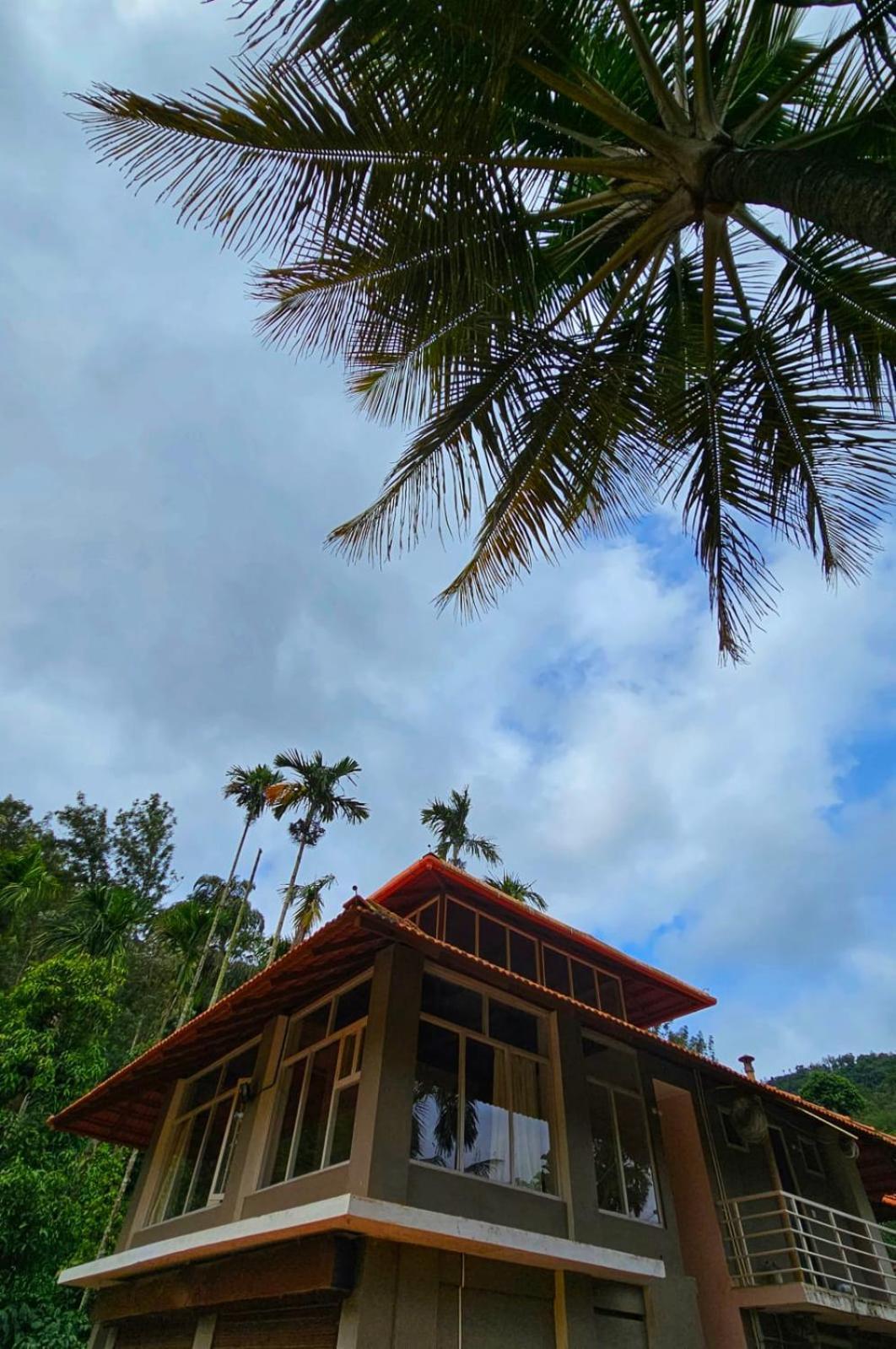 Coorg Divine Spark Home Stay Suntikoppa Eksteriør billede
