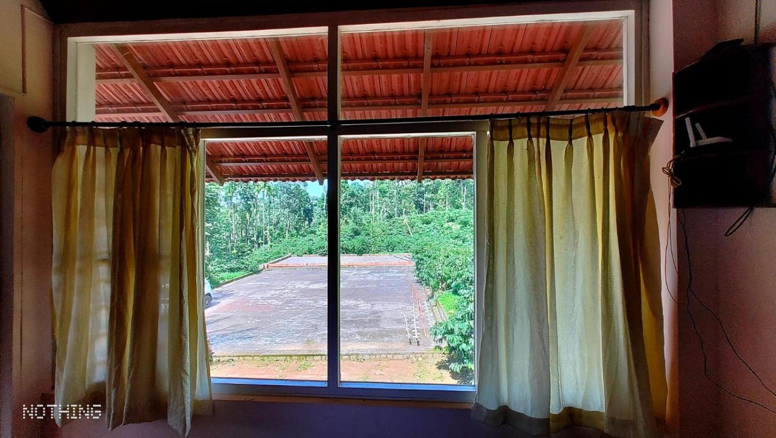 Coorg Divine Spark Home Stay Suntikoppa Eksteriør billede